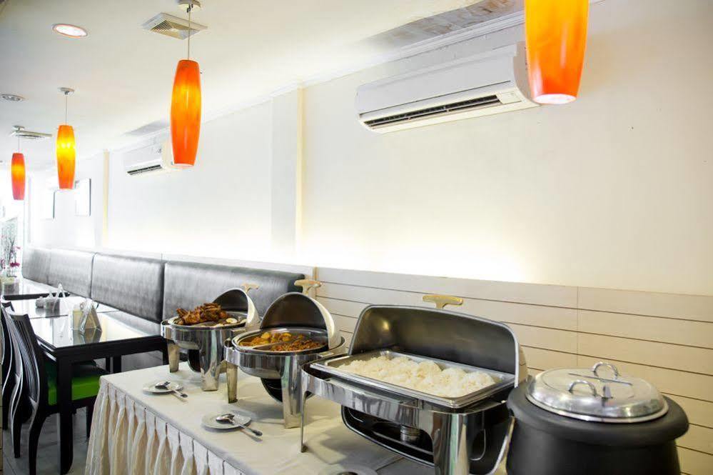 Hotel Nite&day Roxy Jakarta