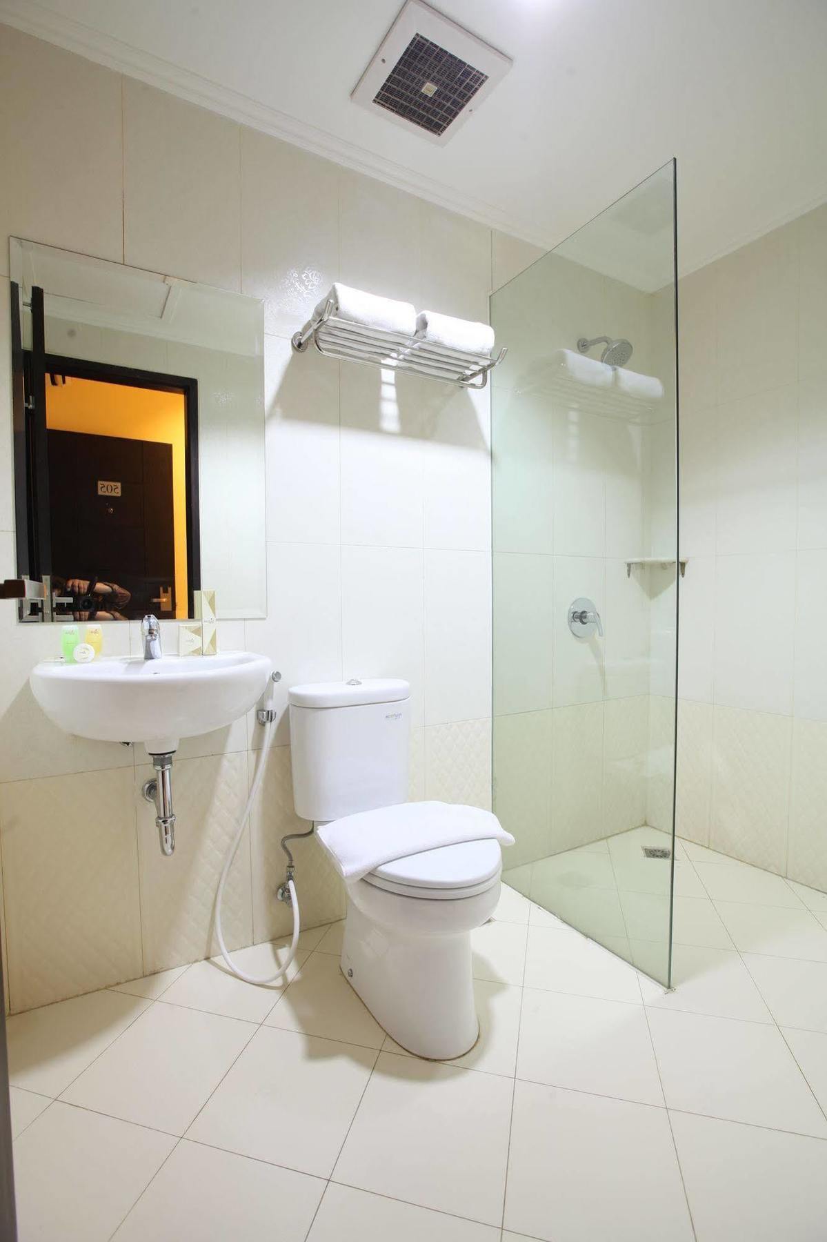 Hotel Nite&day Roxy Jakarta